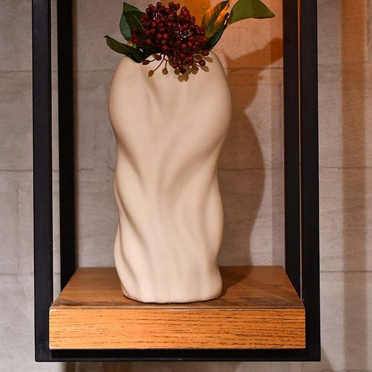 Ceramic flower vase